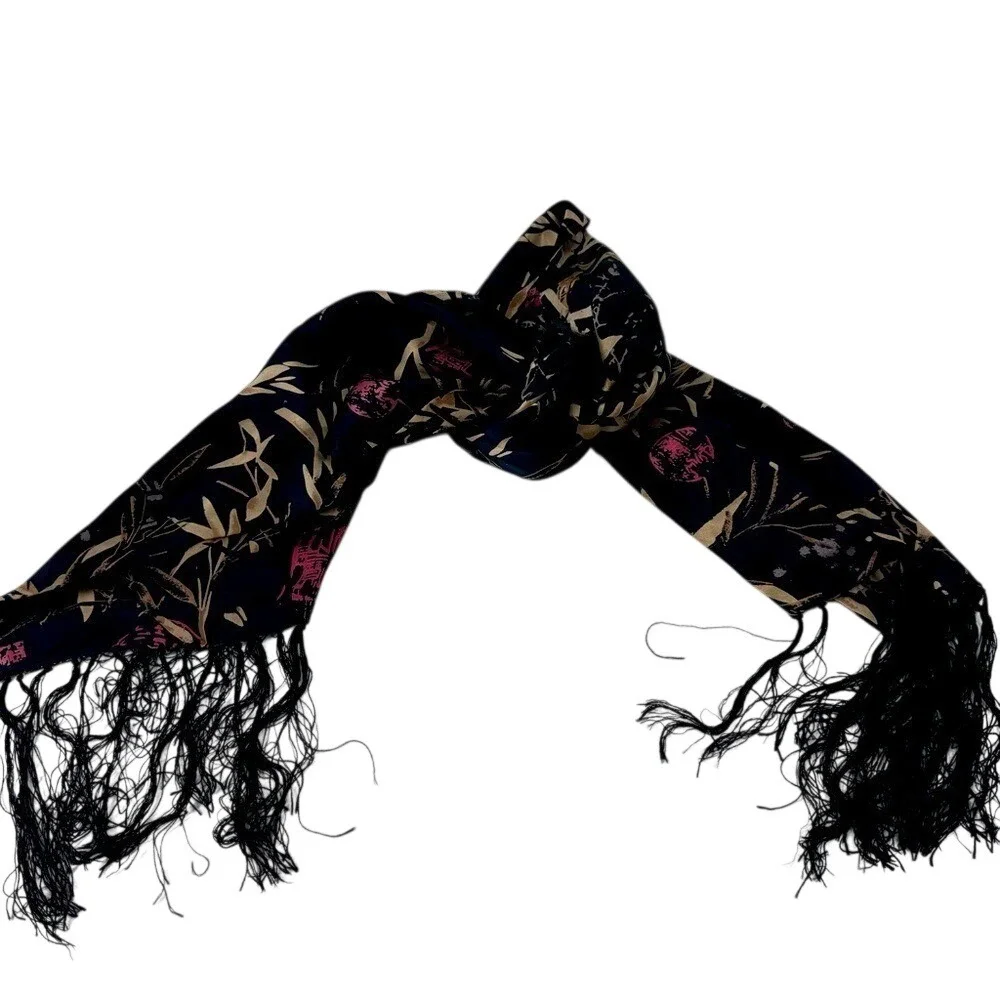 Unbranded 100% Silk Beautifully finished Hand Made‎ Scarf w / Fringe